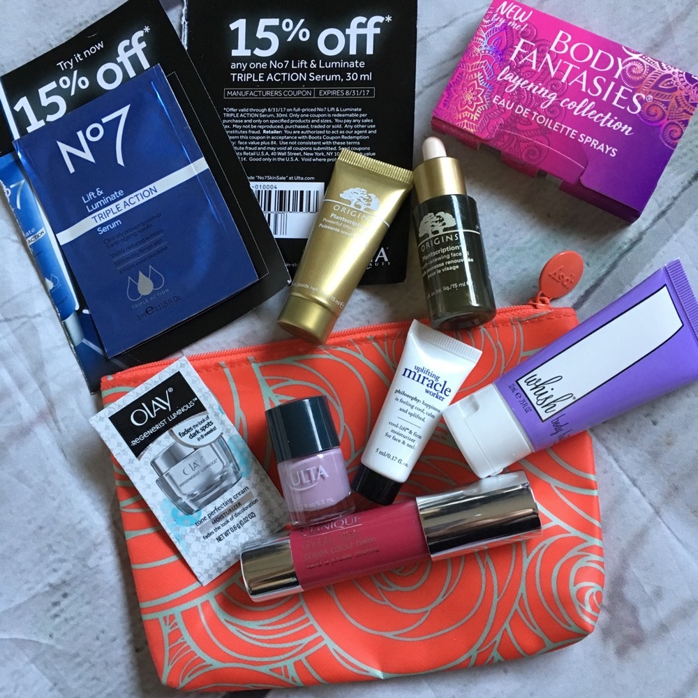 Brand Makeup Bundle w/free pouch❣️